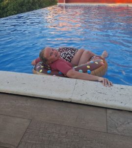 Mehr über den Artikel erfahren 13.07.2026 Pool-Tag in Budva